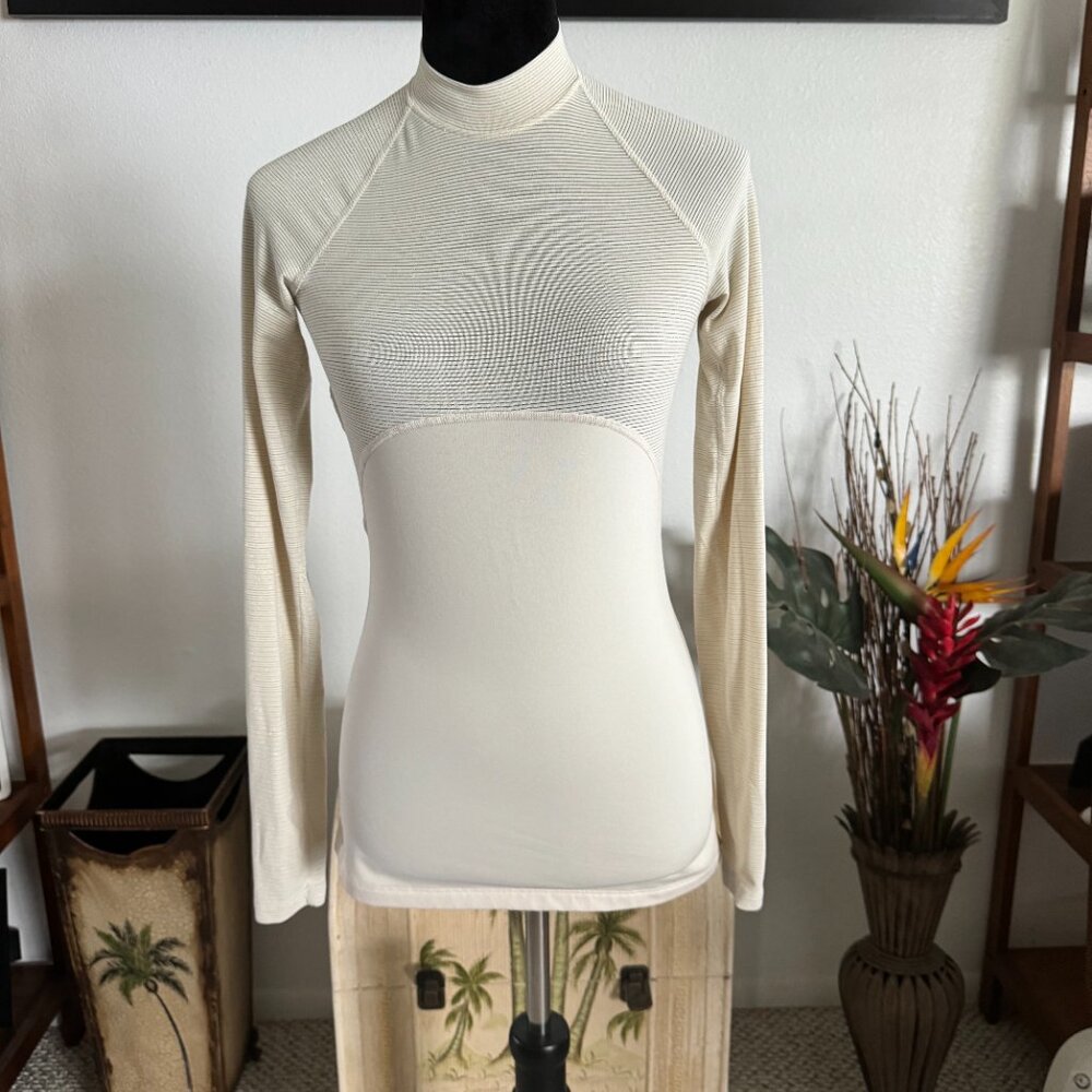 Nike Dri-Fit Beige Metallic Moch Neck Stretch Top Women's Long-Sleeved XS